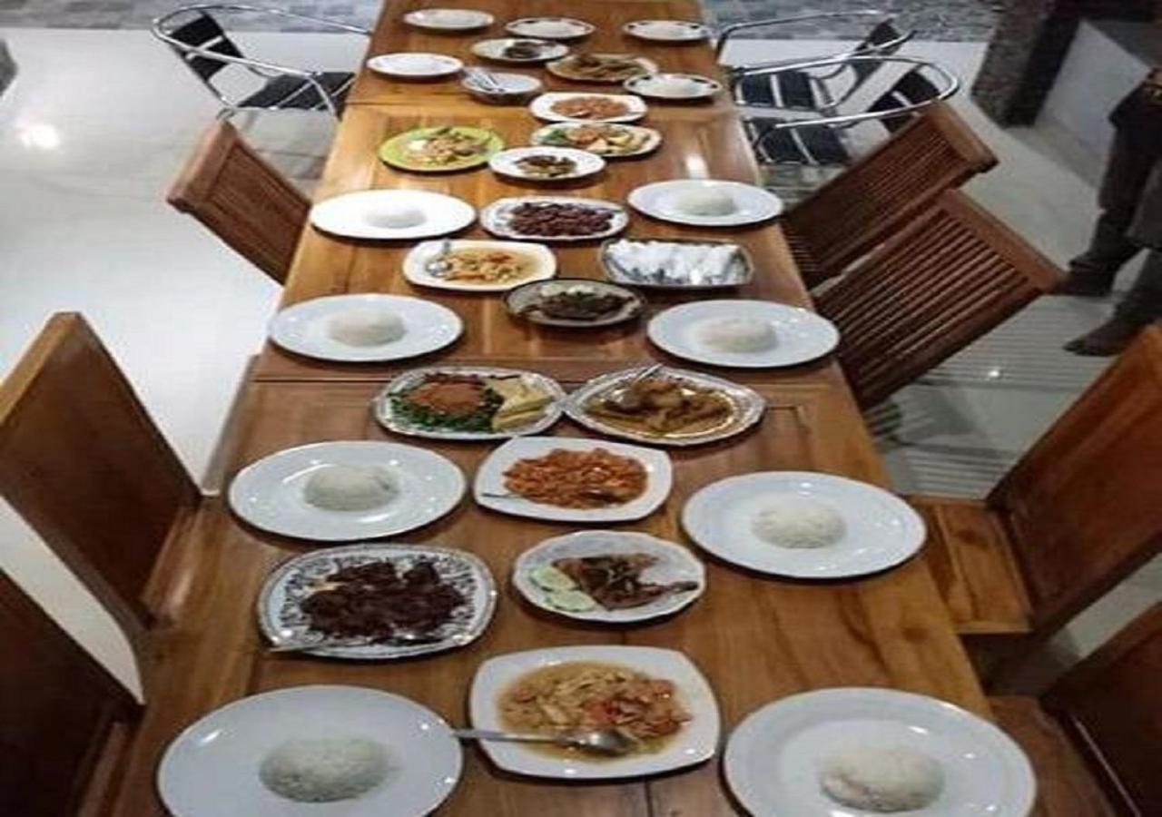 Ridho Malik Hotel Bumbang Extérieur photo